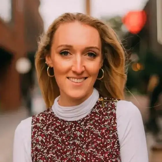 caroline-marney-team-grid